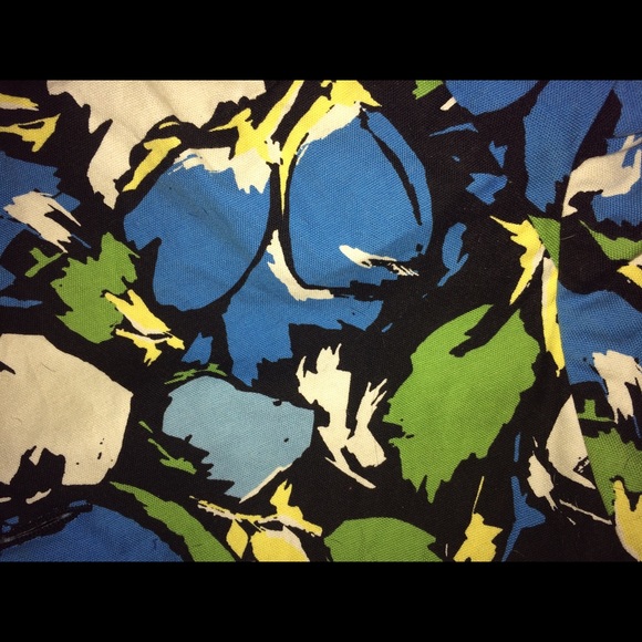 Charter Club Jacket with 👁 Catching Floral Detail - Picture 3 of 4